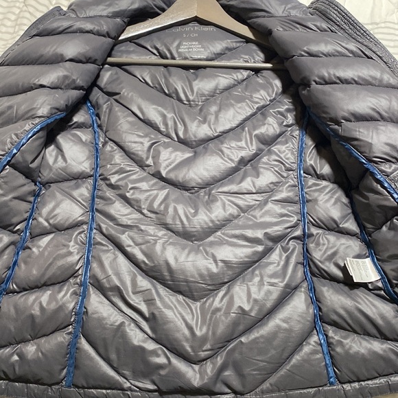 Calvin Klein Packable Lightweight Premium Down Puffer Jacket - Picture 6 of 9